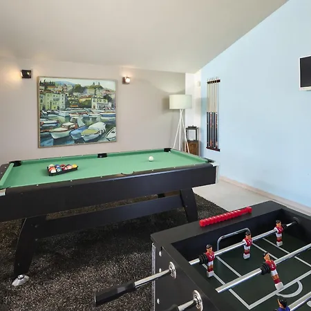 Monte Near Umag For 10 People With Heated Infinity Pool, & Play *