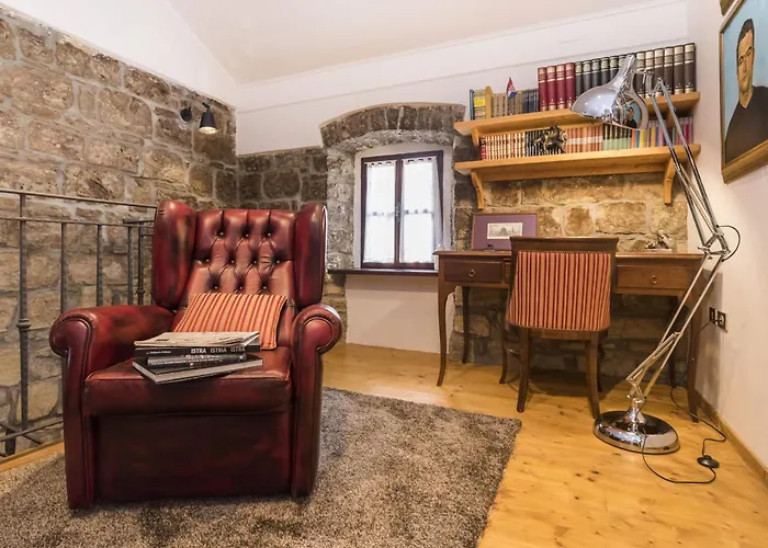 Monte Near Umag For 10 People With Heated Infinity Pool, & Play Villa