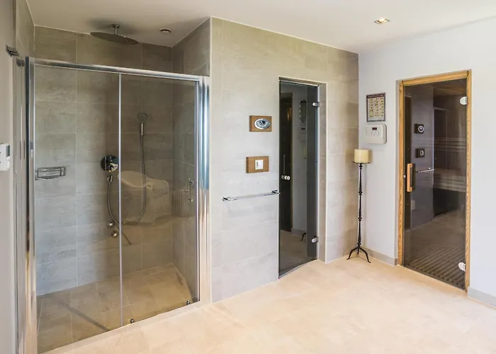 Villa Monte Near Umag For 10 People With Heated Infinity Pool, & Play *