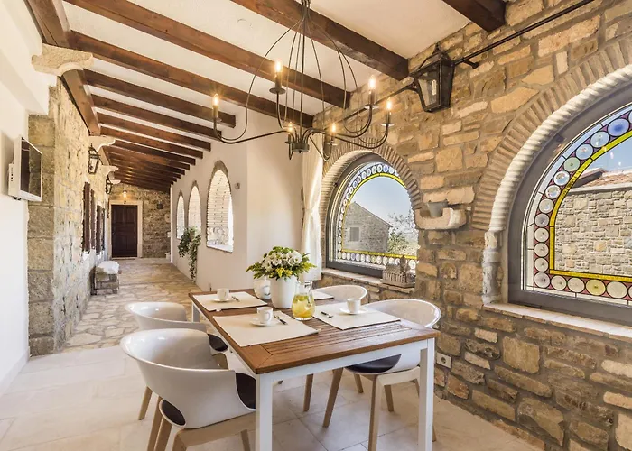 Villa Monte Near Umag For 10 People With Heated Infinity Pool, & Play