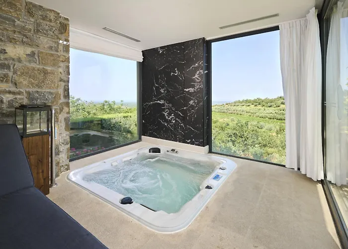 Monte Near Umag For 10 People With Heated Infinity Pool, & Play *