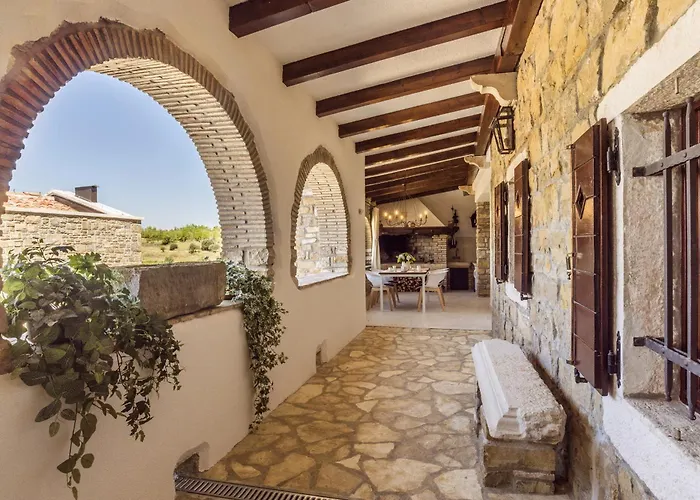 Monte Near Umag For 10 People With Heated Infinity Pool, & Play * Merisce