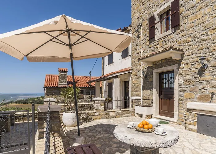 Villa Monte Near Umag For 10 People With Heated Infinity Pool, & Play Merisce