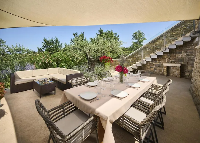 Monte Near Umag For 10 People With Heated Infinity Pool, & Play Villa